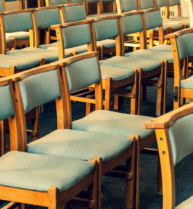 Pranie krzesła konferencyjnego